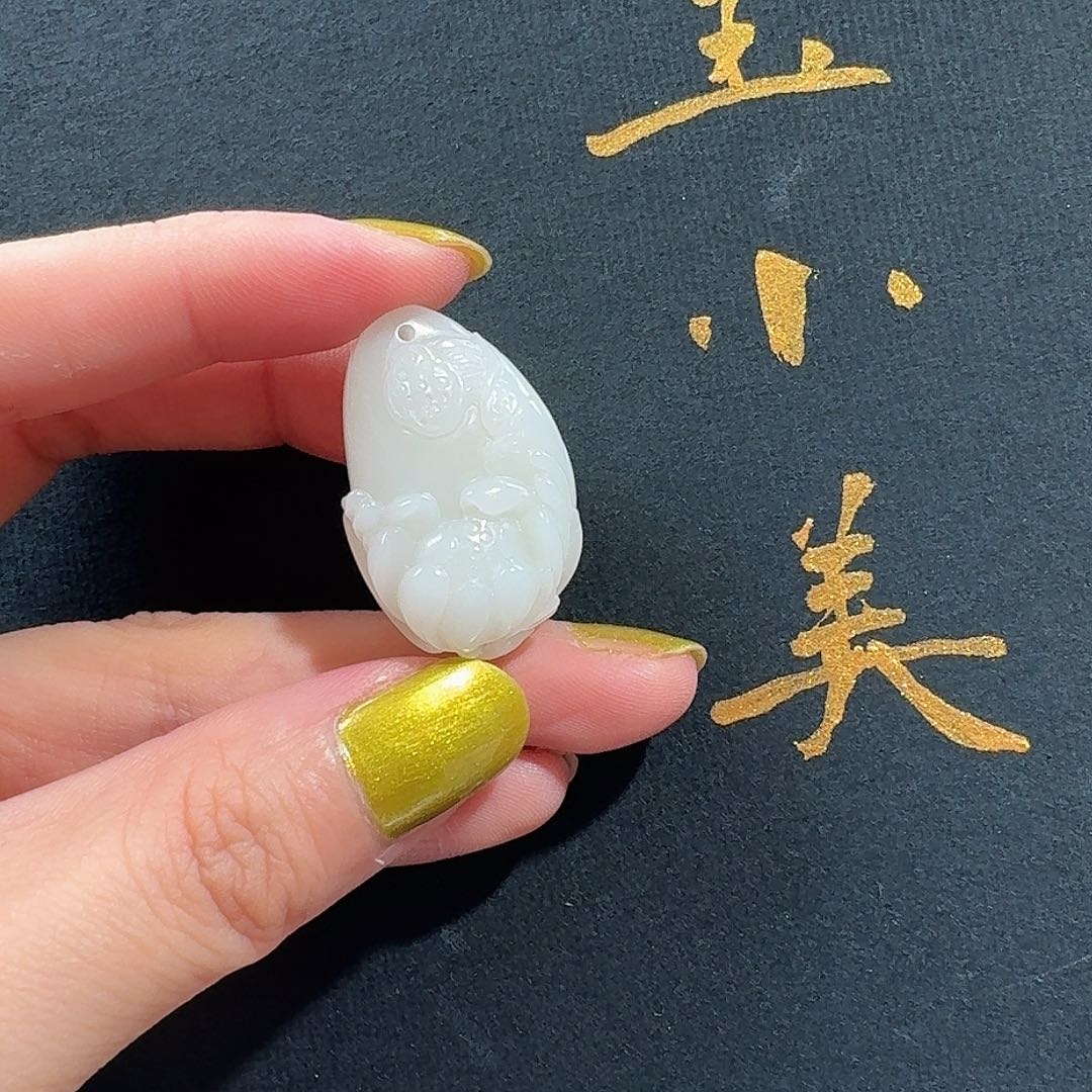 颈饰未镶嵌和田玉米达