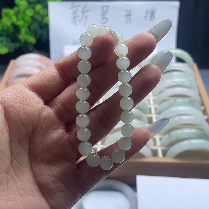 未镶嵌手链和田玉（青玉）卡8mm