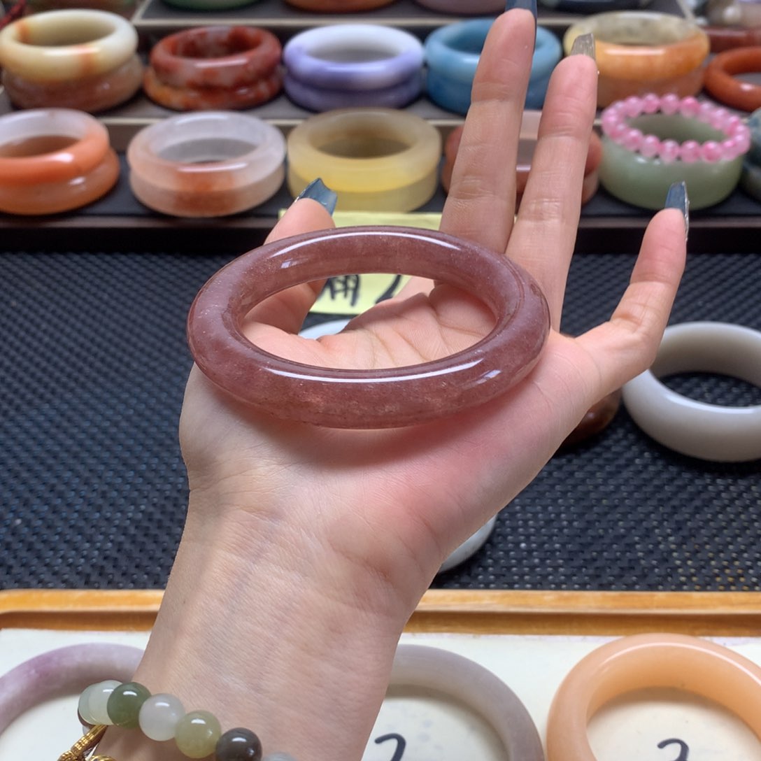 石英质玉手镯未镶嵌