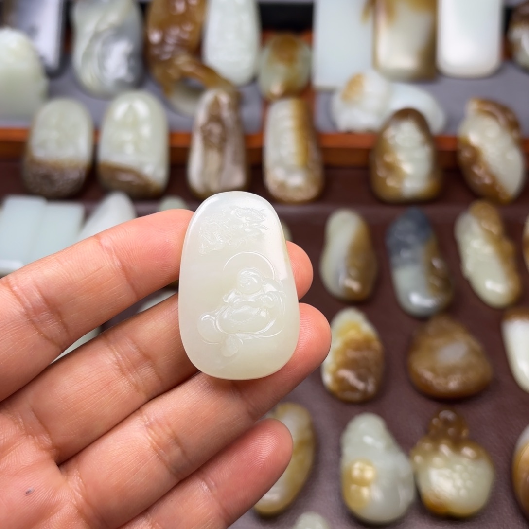 和田玉（糖玉）颈饰未镶嵌