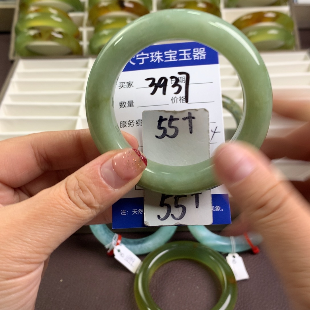 蛇纹石玉手镯未镶嵌3937