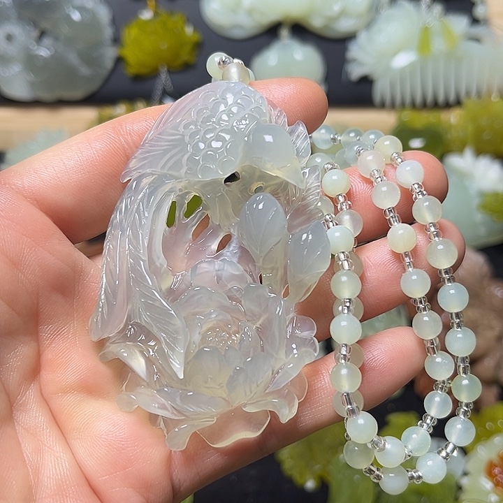 蛇纹石玉未镶嵌颈饰