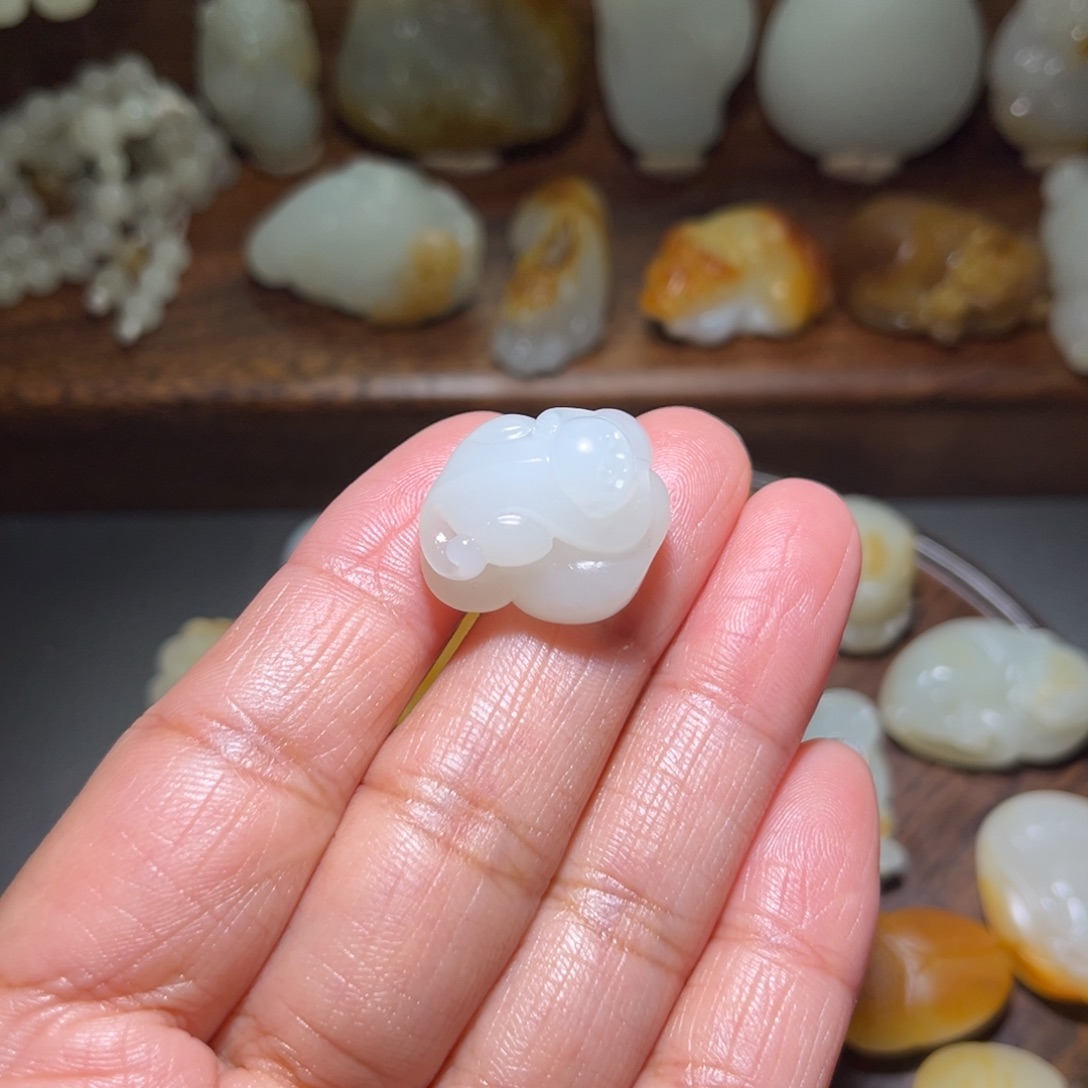 风***雨和田玉未镶嵌颈饰