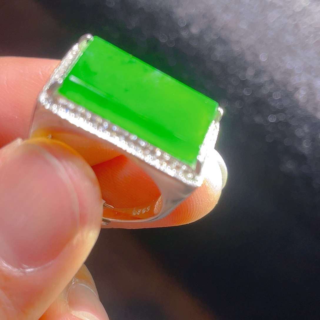 翡翠颈饰银S925镶嵌翡翠