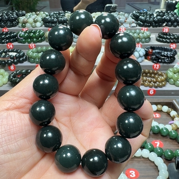 颈饰未镶嵌和田玉新疆沙枣青卡16