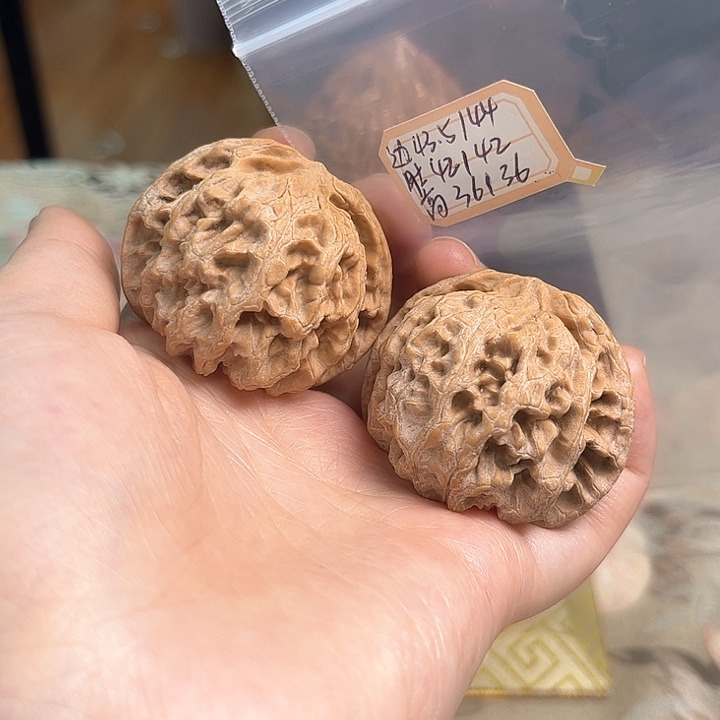 文玩核桃把件苹果园