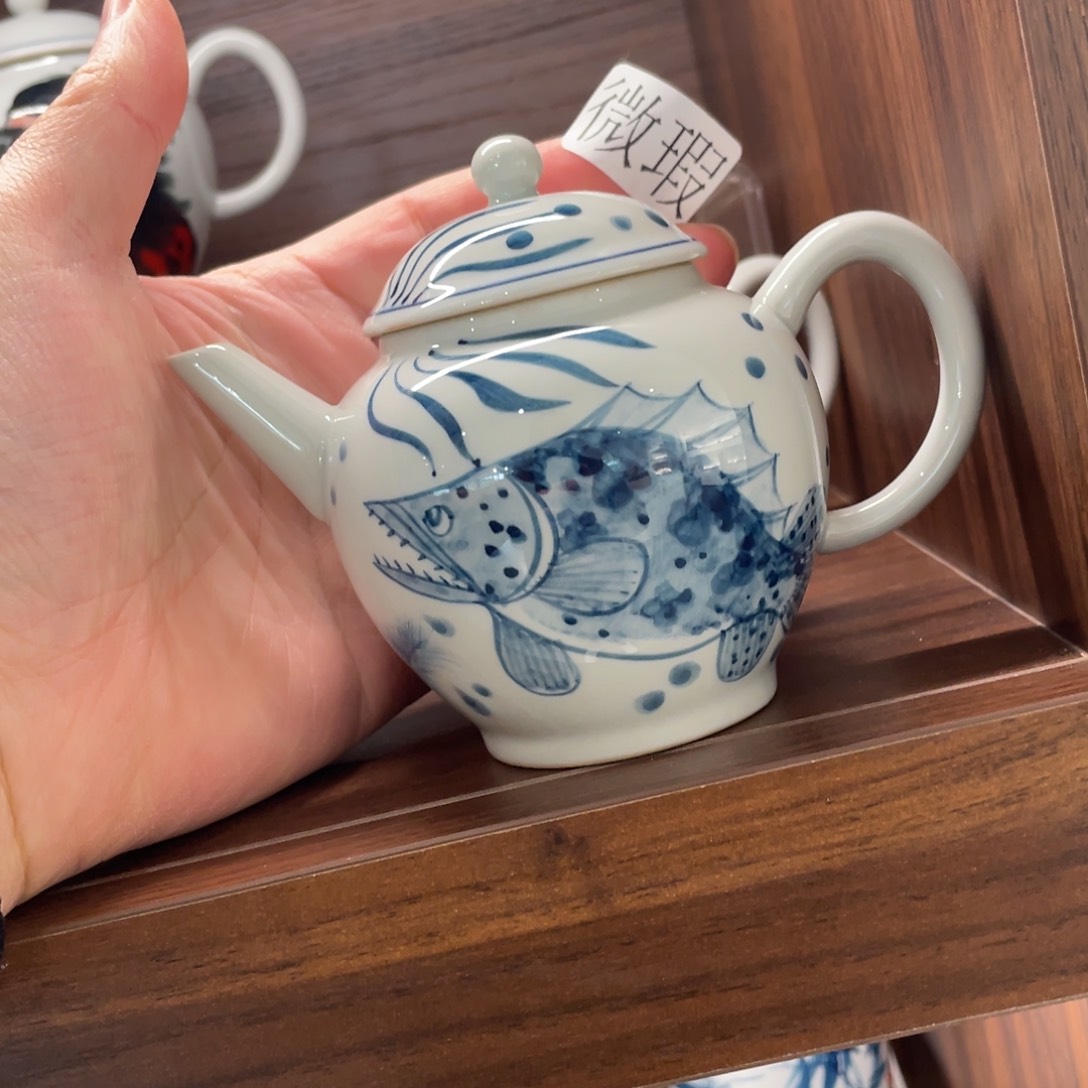 釉下手绘茶具微瑕