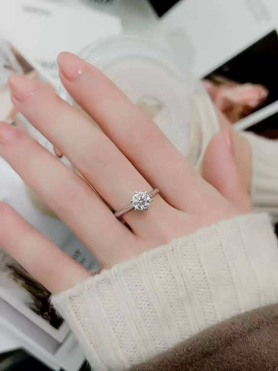 【YH】0.3CT周家经典6爪女戒