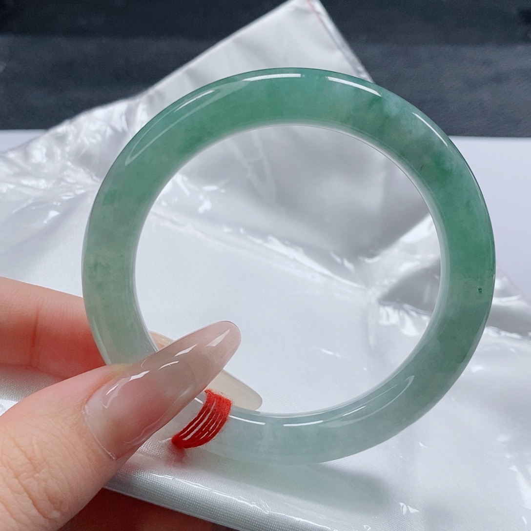 【闪购商品】未镶嵌手镯（圆镯）翡翠547号