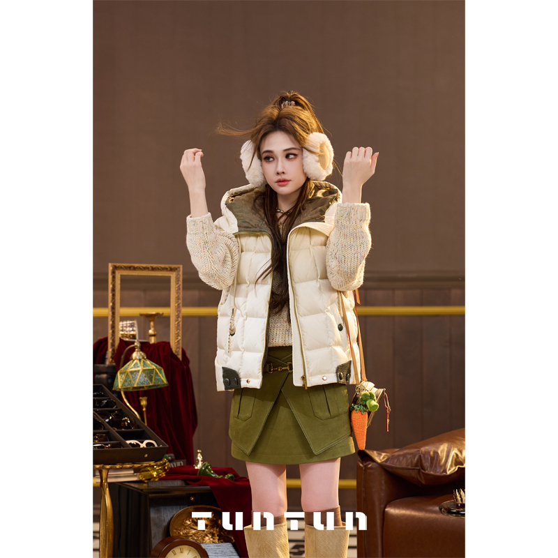 吞吞TUNT【过渡季】降温搭子 休闲连帽撞色羽绒马夹