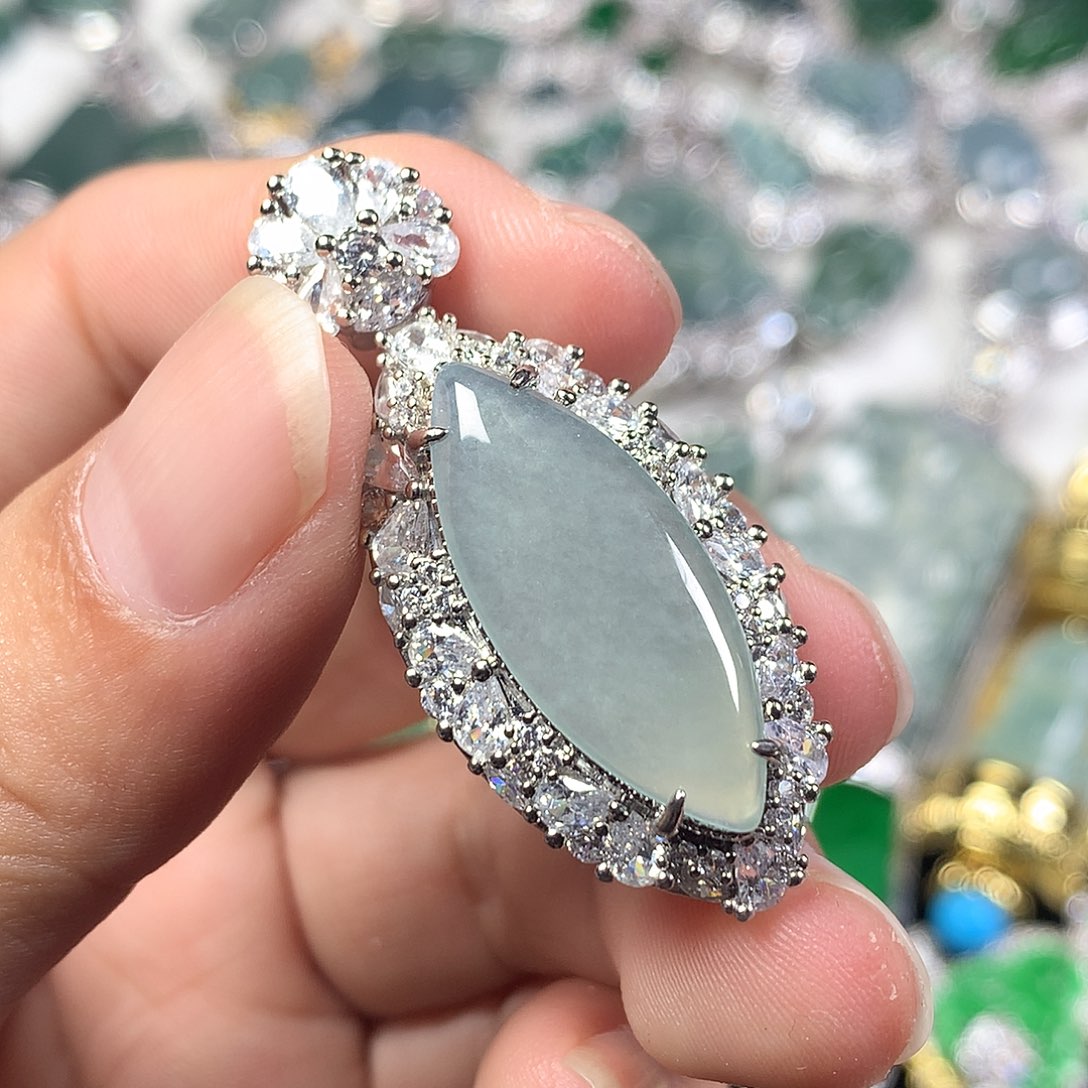 翡翠未镶嵌吊坠(不含链)