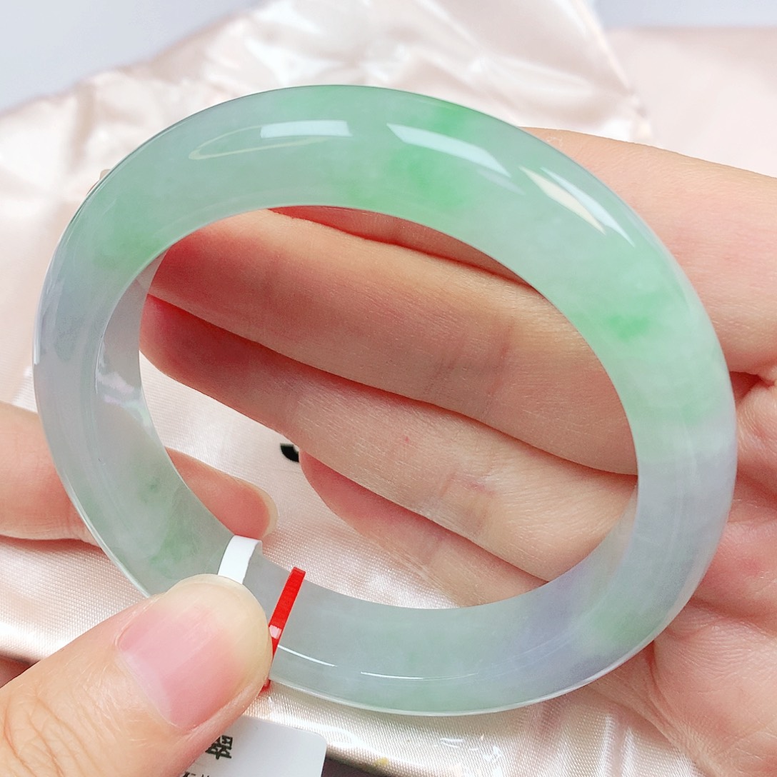 翡翠手镯未镶嵌抖音926，高货微瑕