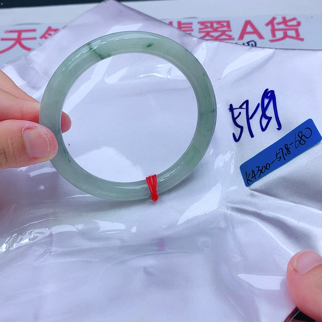 翡翠未镶嵌手镯我