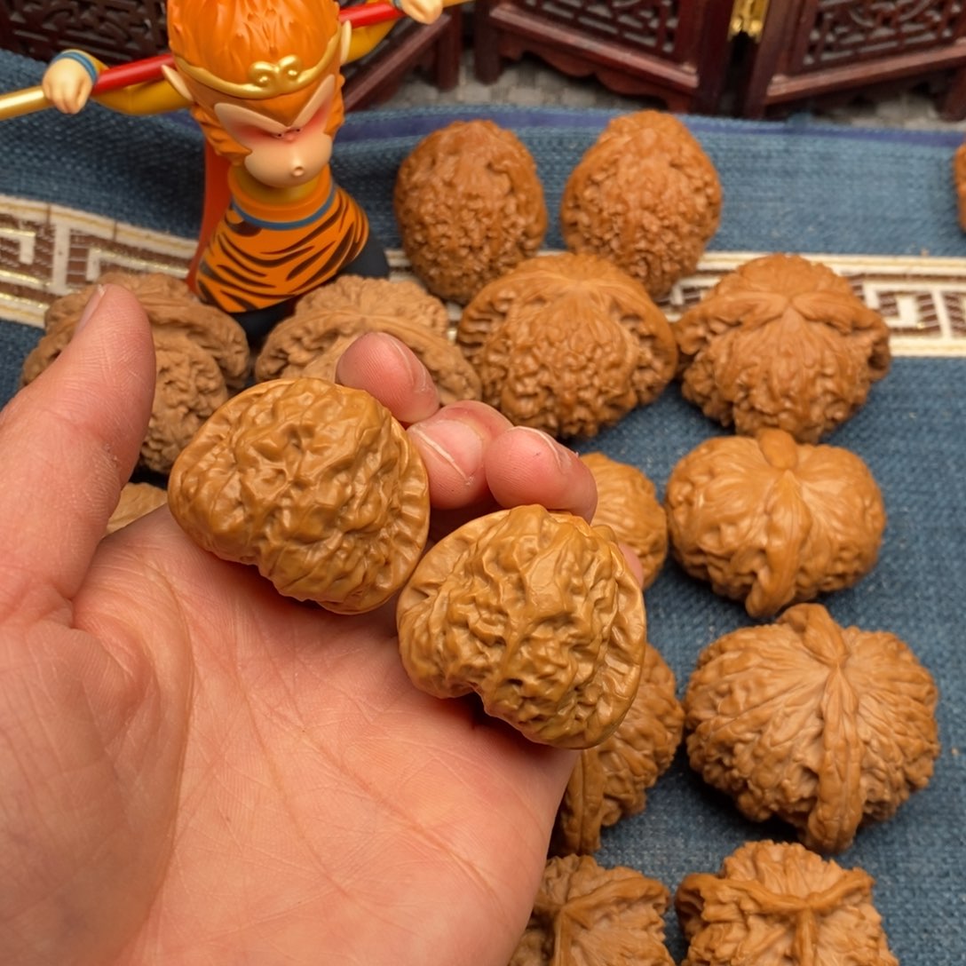 文玩核桃把件35开背蛙