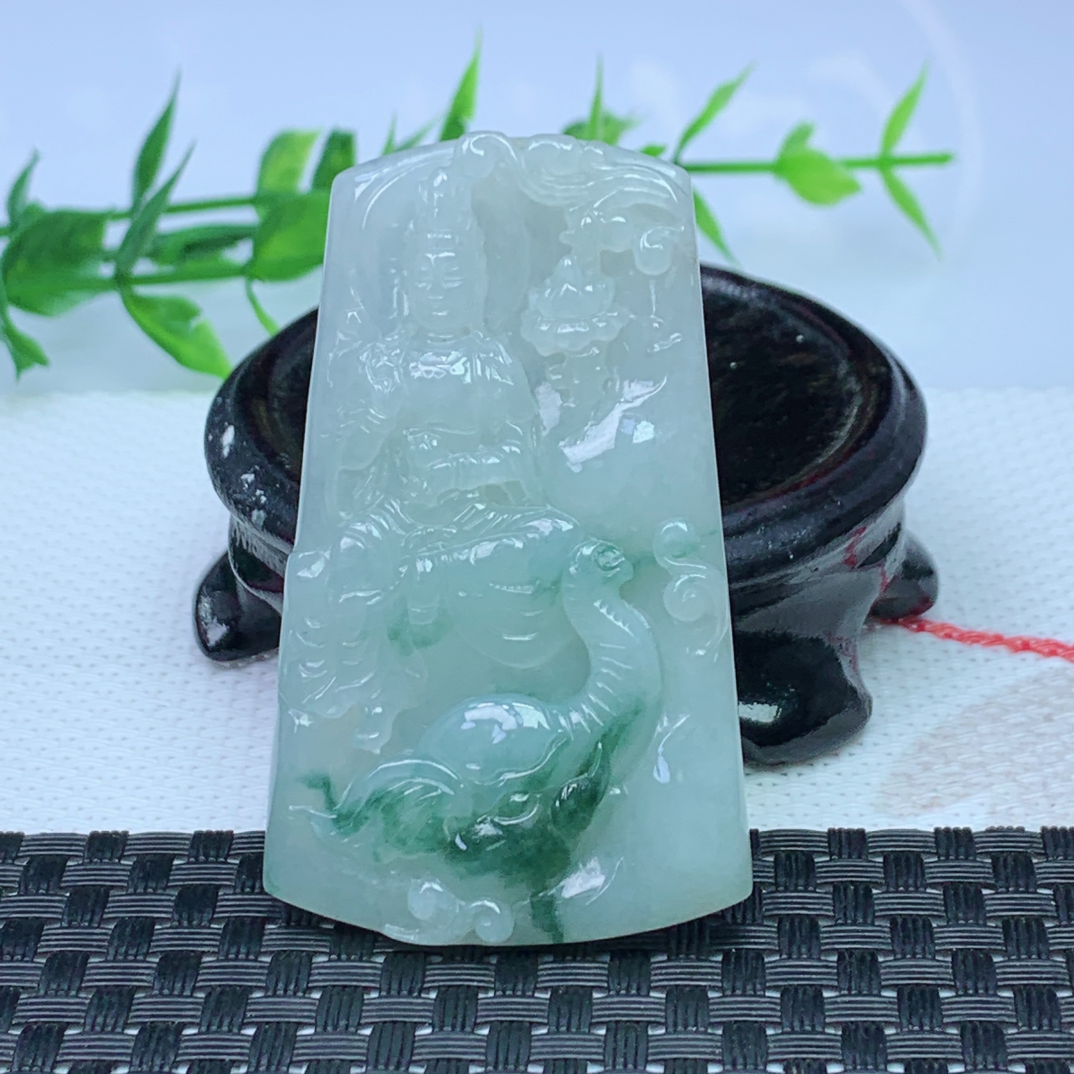 缅甸天然A货翡翠 飘彩普贤菩萨吊坠 尺寸；59.8*36.2*6.3mm