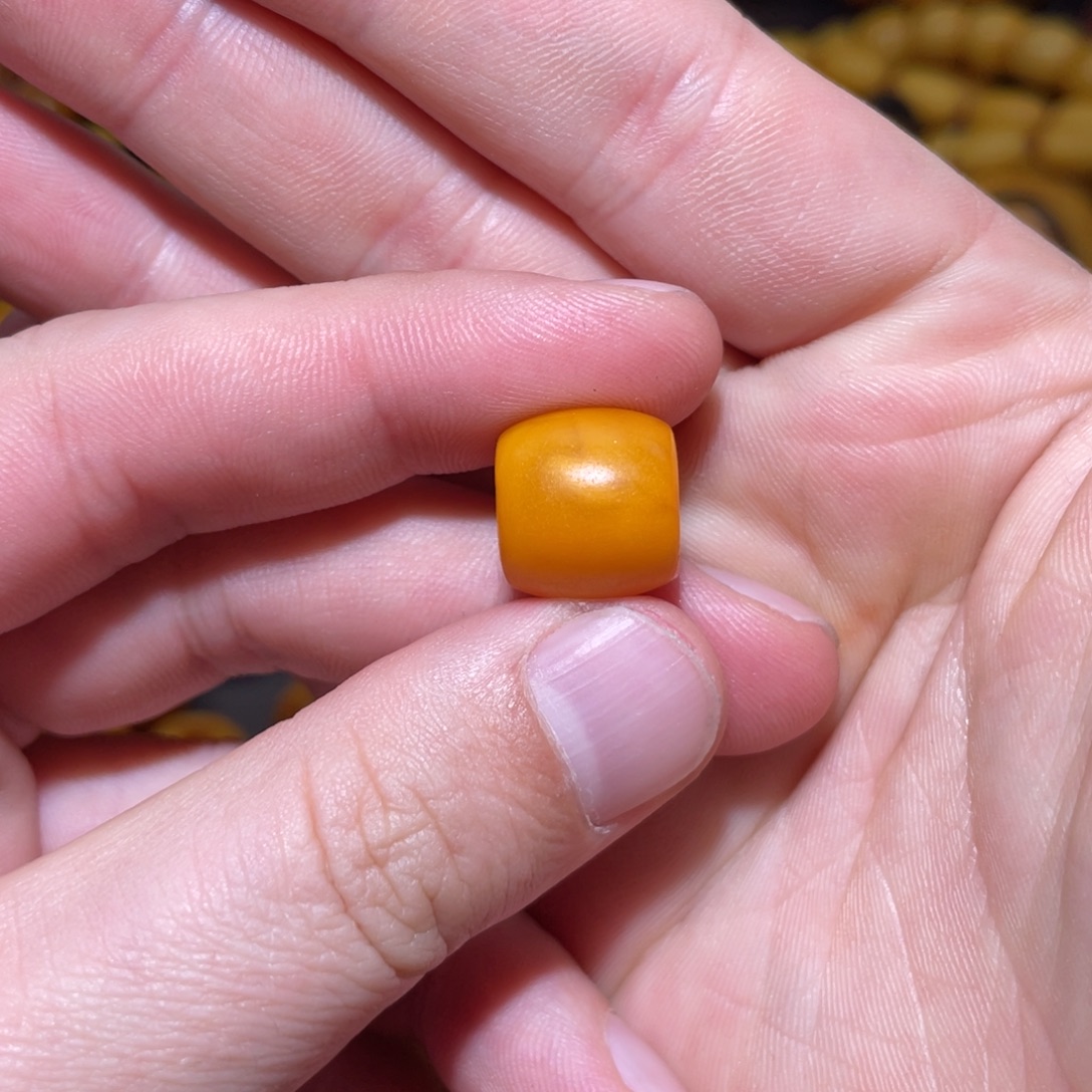 G***生琥珀未镶嵌裸石墩子