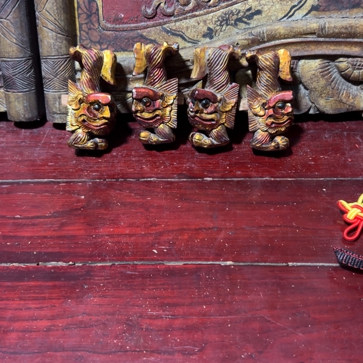 小***弥木木雕工艺品摆件