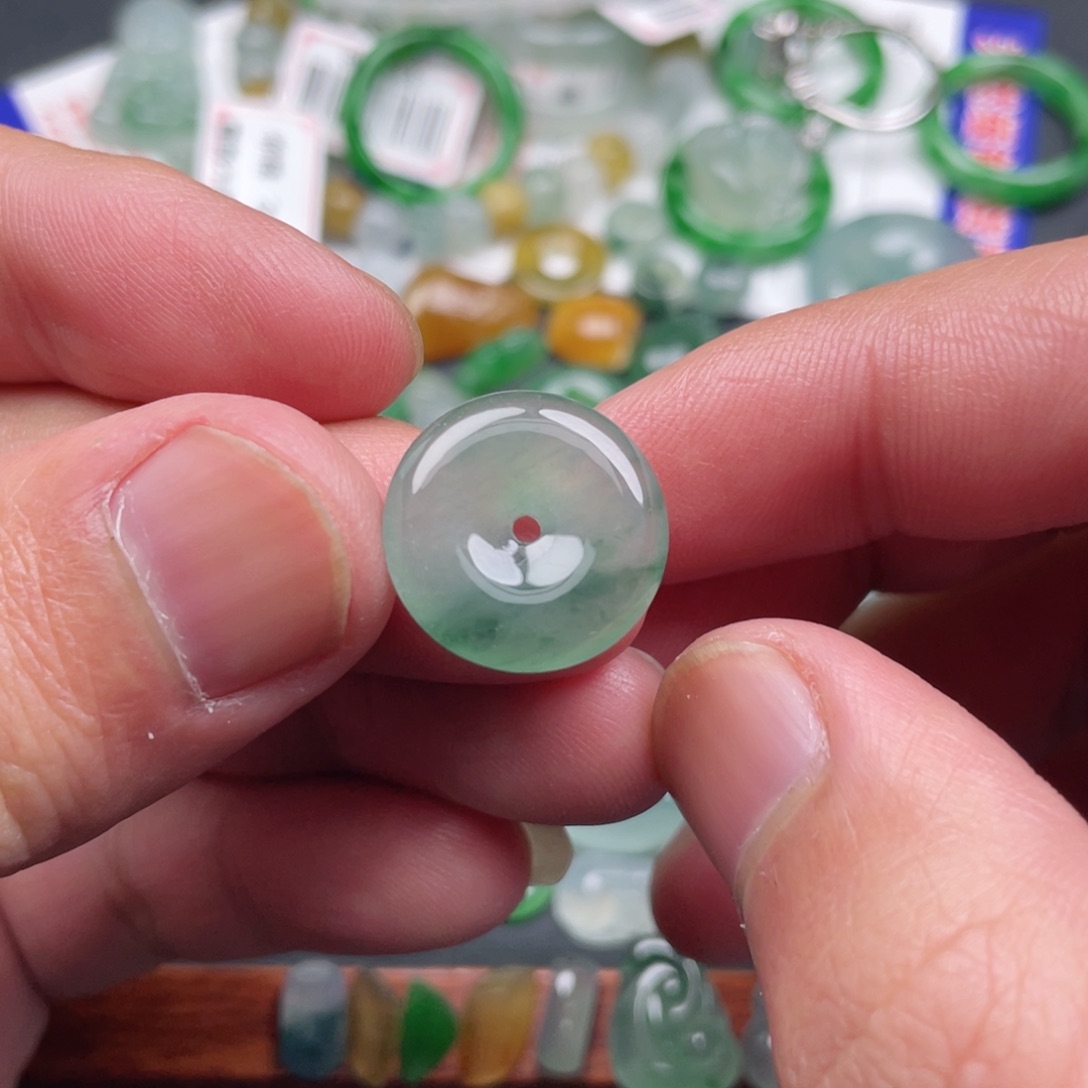 翡翠颈饰未镶嵌缅甸翡翠