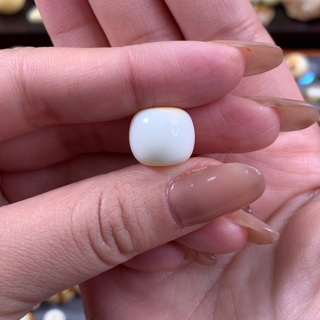 琥珀裸石未镶嵌蜜蜡13.5mm