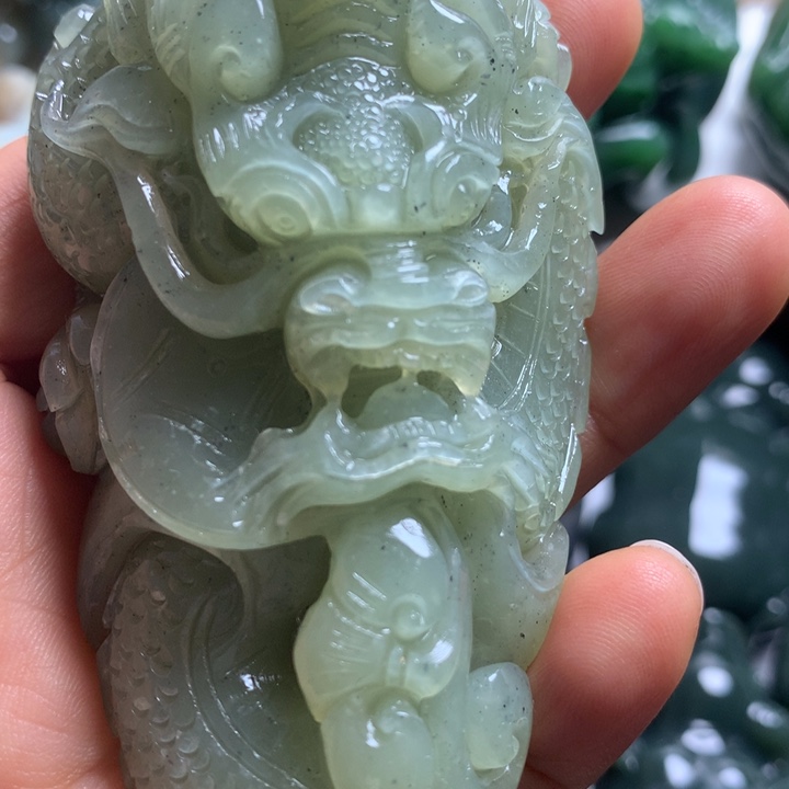 迷***f和田玉未镶嵌颈饰