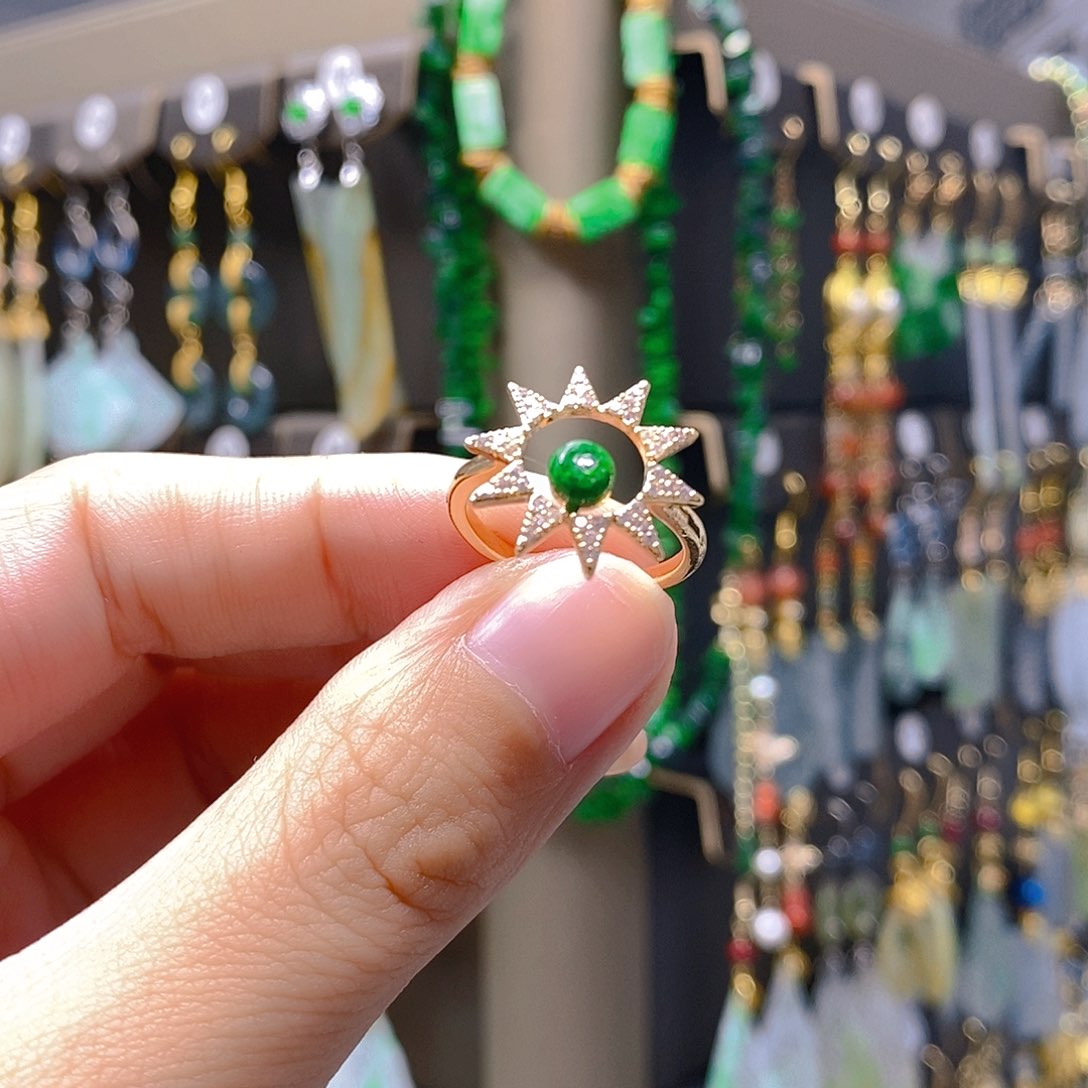 未镶嵌翡翠耳饰翡翠