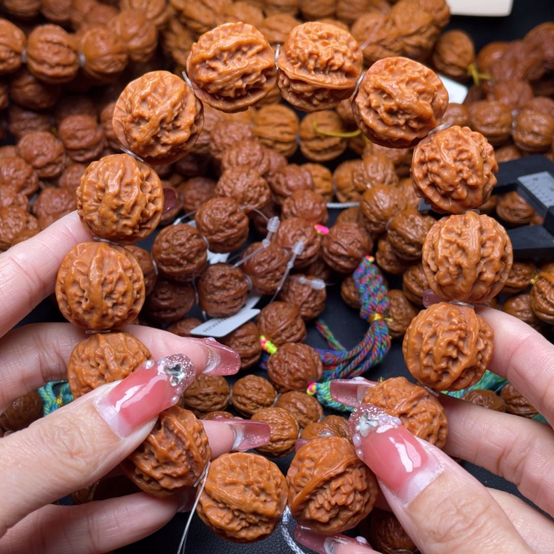 文玩核桃手串回龙纹粗筋八棱