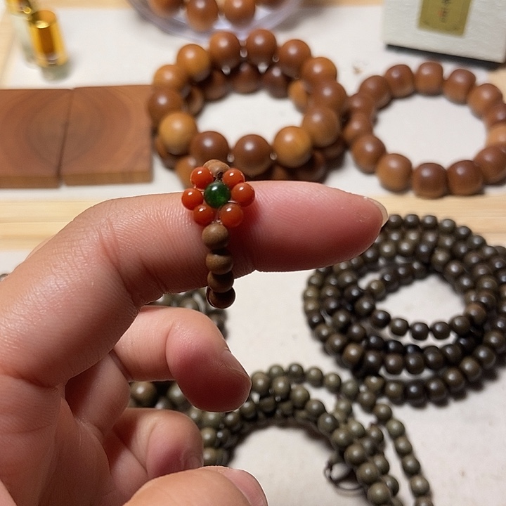 木老山檀香戒指有钱花