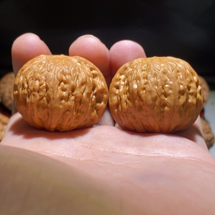 求***.把件文玩核桃39铁锤略微刮蹭