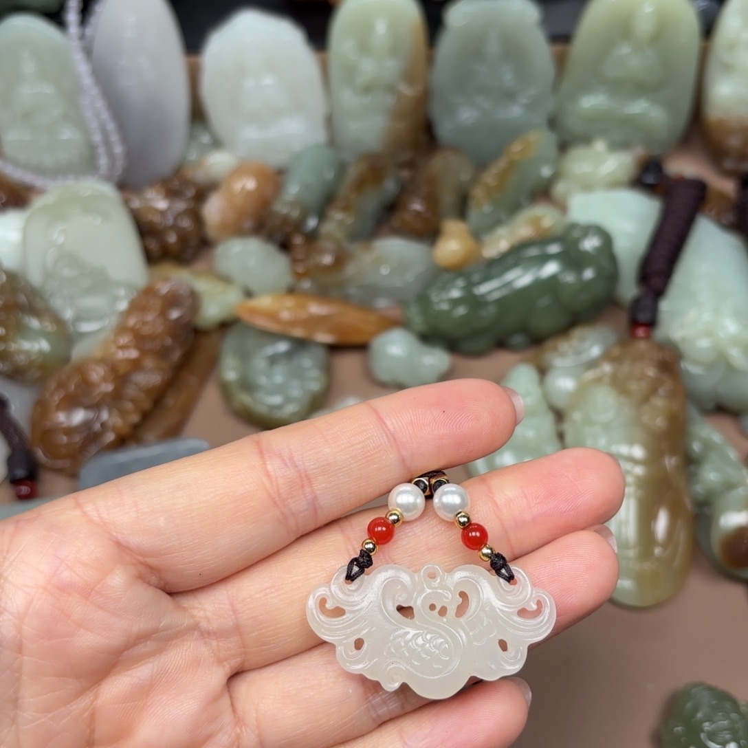 和田玉颈饰未镶嵌