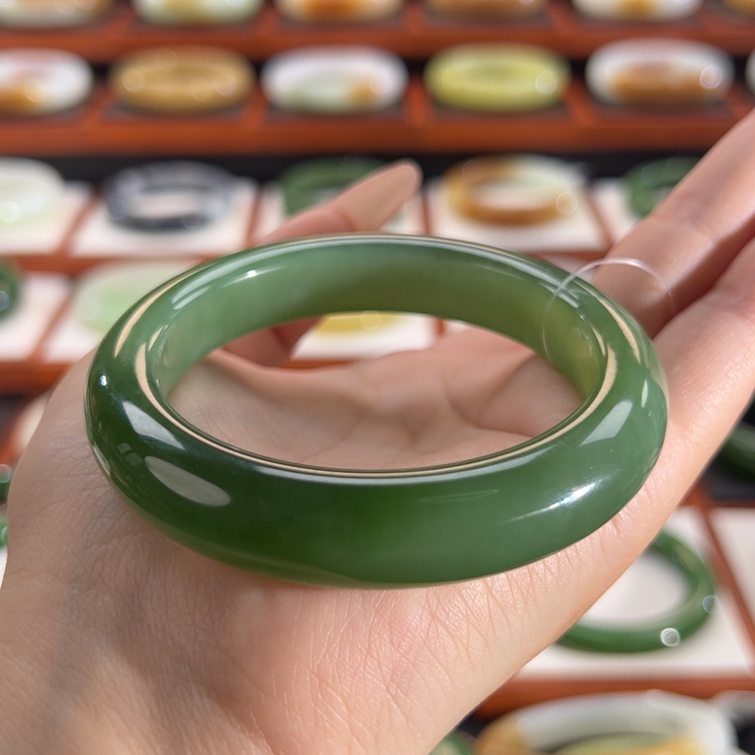 和田玉（碧玉）手镯未镶嵌