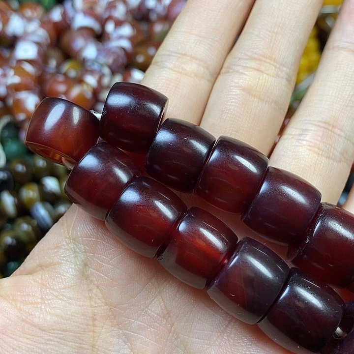 未镶嵌颈饰玛瑙/玉髓欭****?