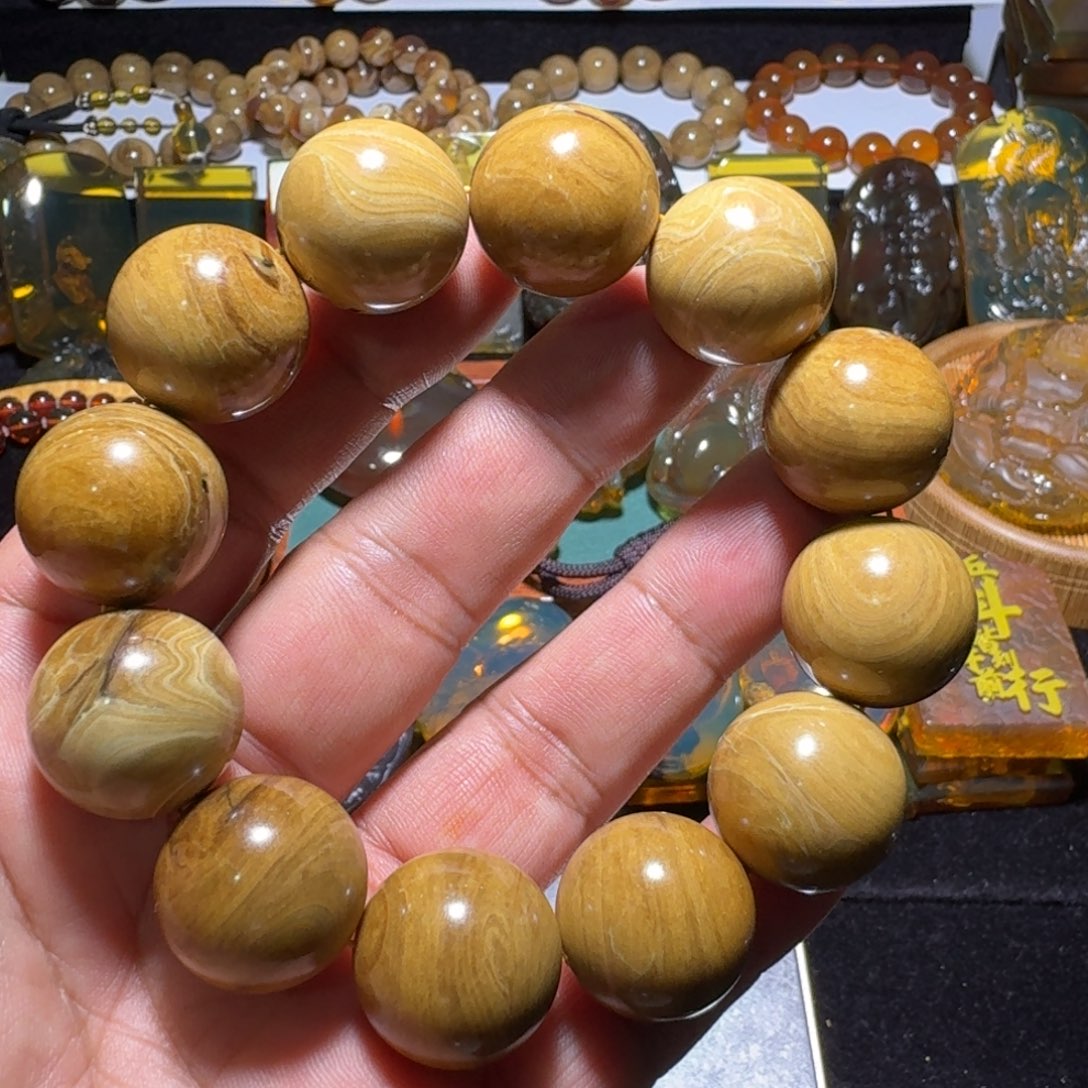 琥珀未镶嵌裸石缅甸琥珀