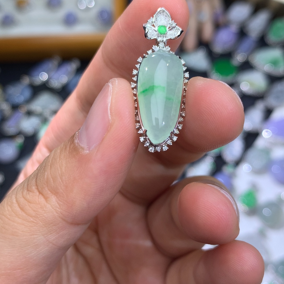 翡翠18K金镶嵌吊坠(不含链)签收后48小时鉴赏期