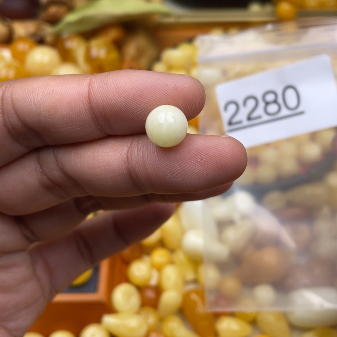 琥珀珠宝奇石未镶嵌9.6m