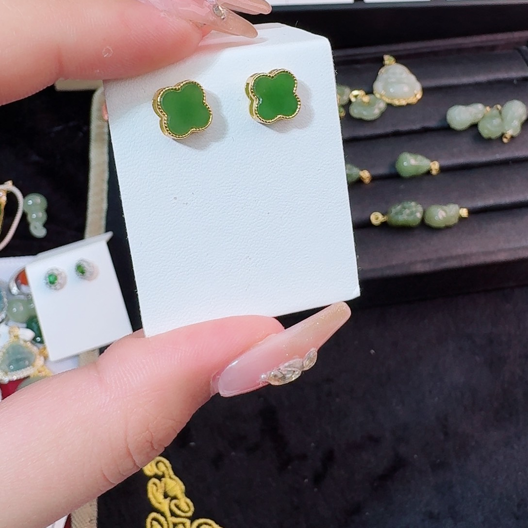 和田玉（碧玉）银S925镶嵌颈饰四叶草耳钉