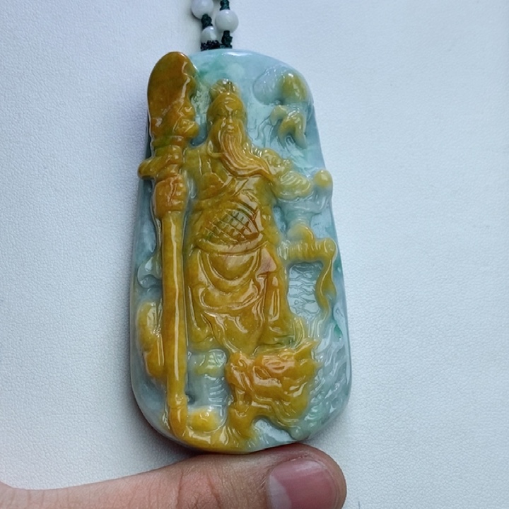 翡翠未镶嵌颈饰人物