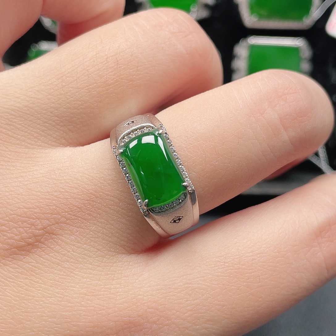 翡翠银S925镶嵌戒指没有运费险2176