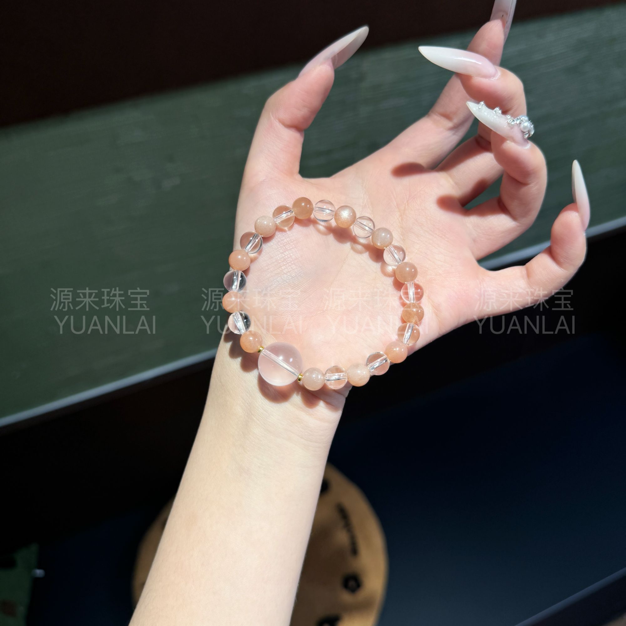 YY10 月光白水晶粉水晶手串