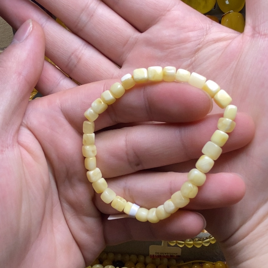 琥珀未镶嵌裸石蜜蜡