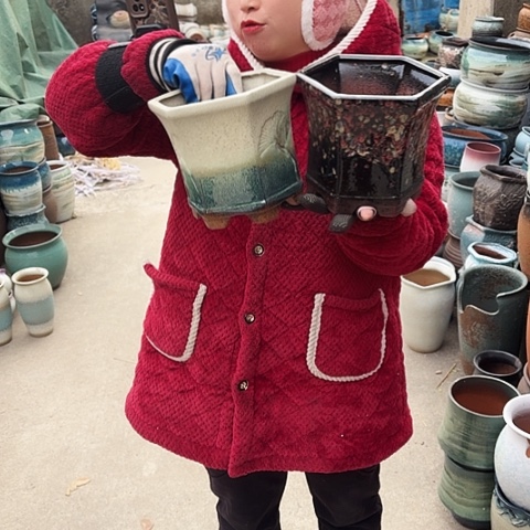 口18高16瑕疵盆子。 