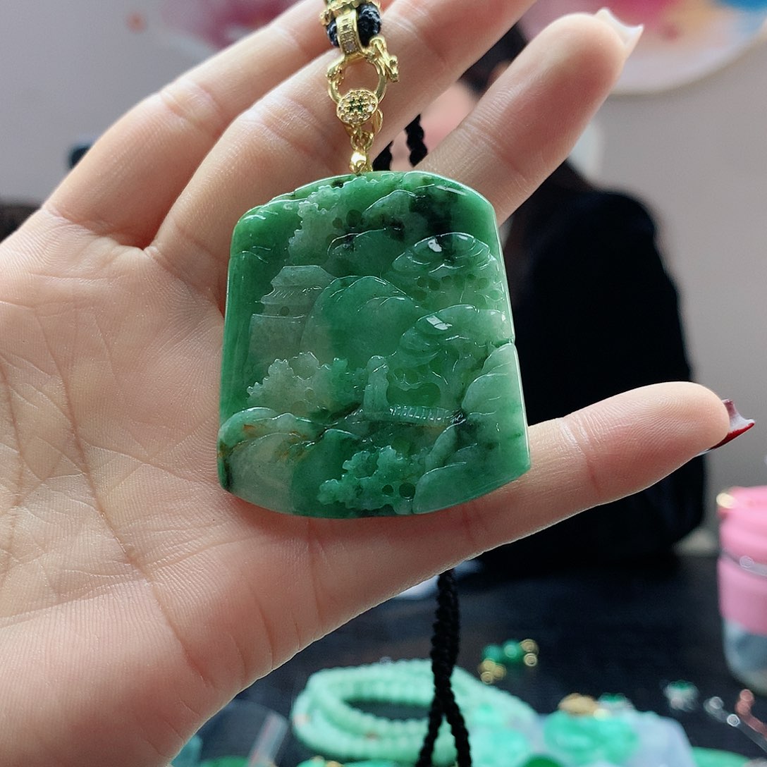 【闪购商品】翡翠吊坠(赠链)合金