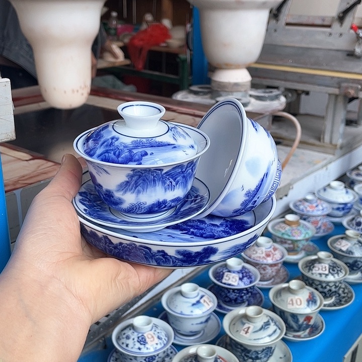 青花釉下彩杯子壶承盖碗