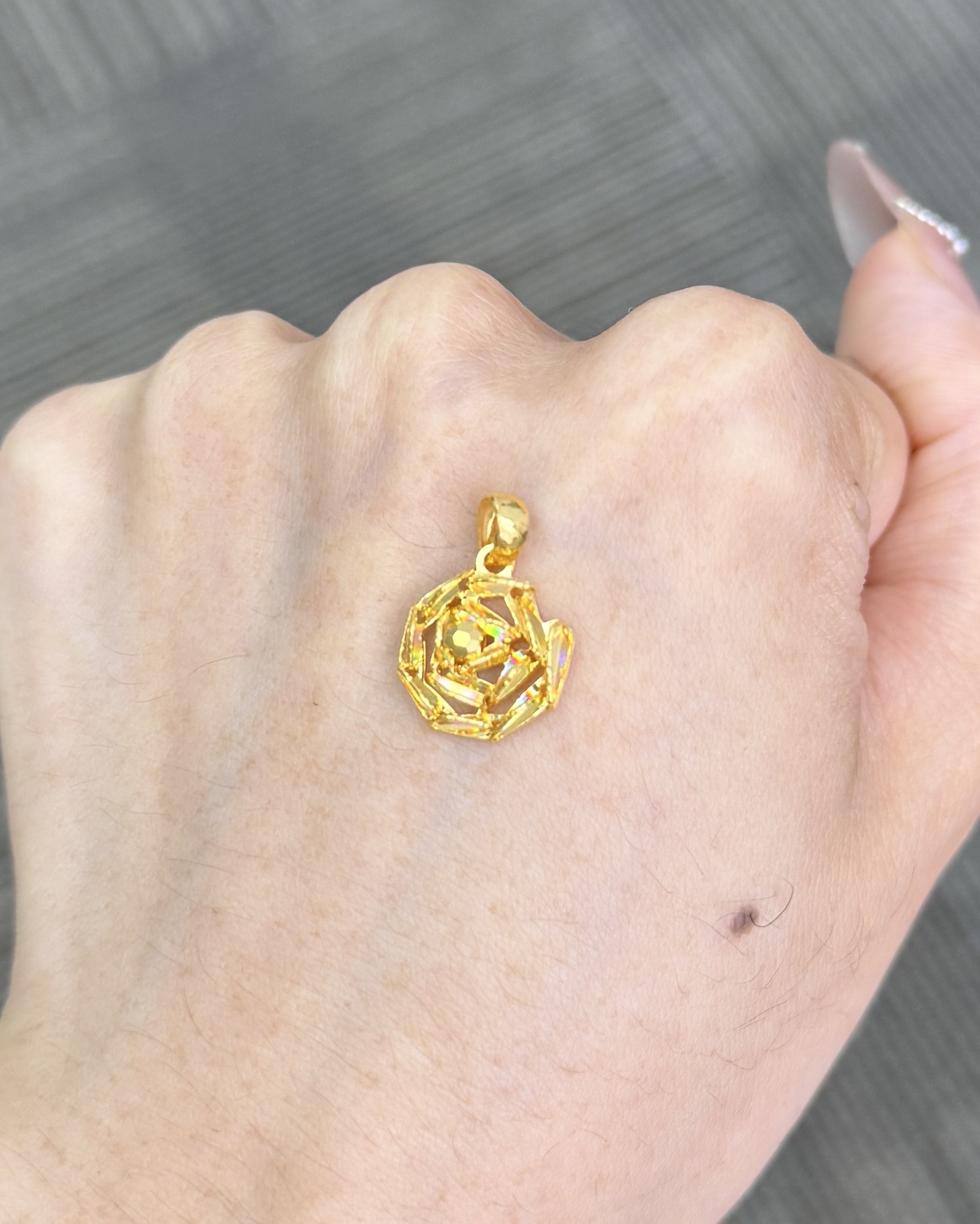  足金999  冰钻炫彩玫瑰花吊坠