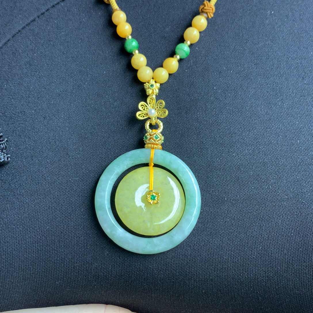 翡翠颈饰未镶嵌翡翠