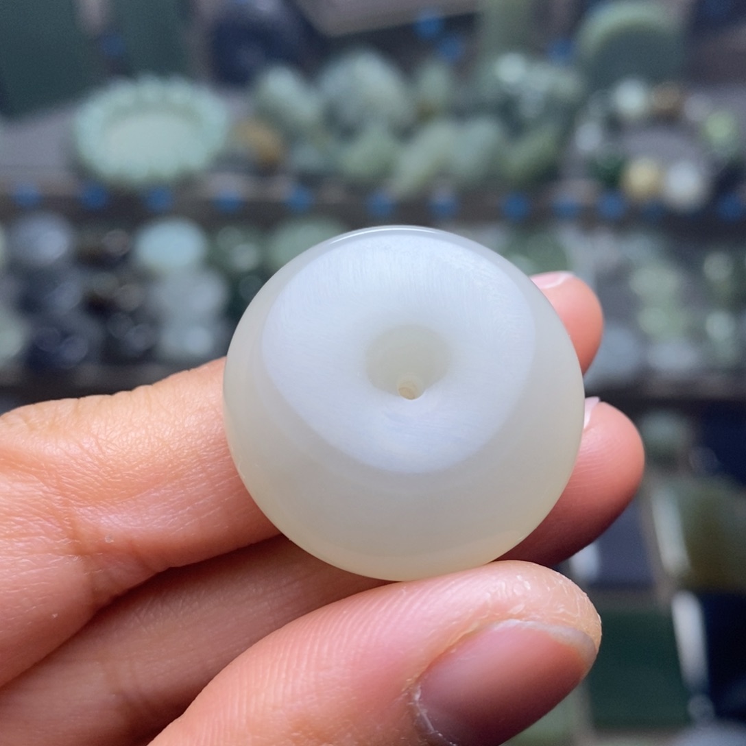 和田玉颈饰未镶嵌小*椒