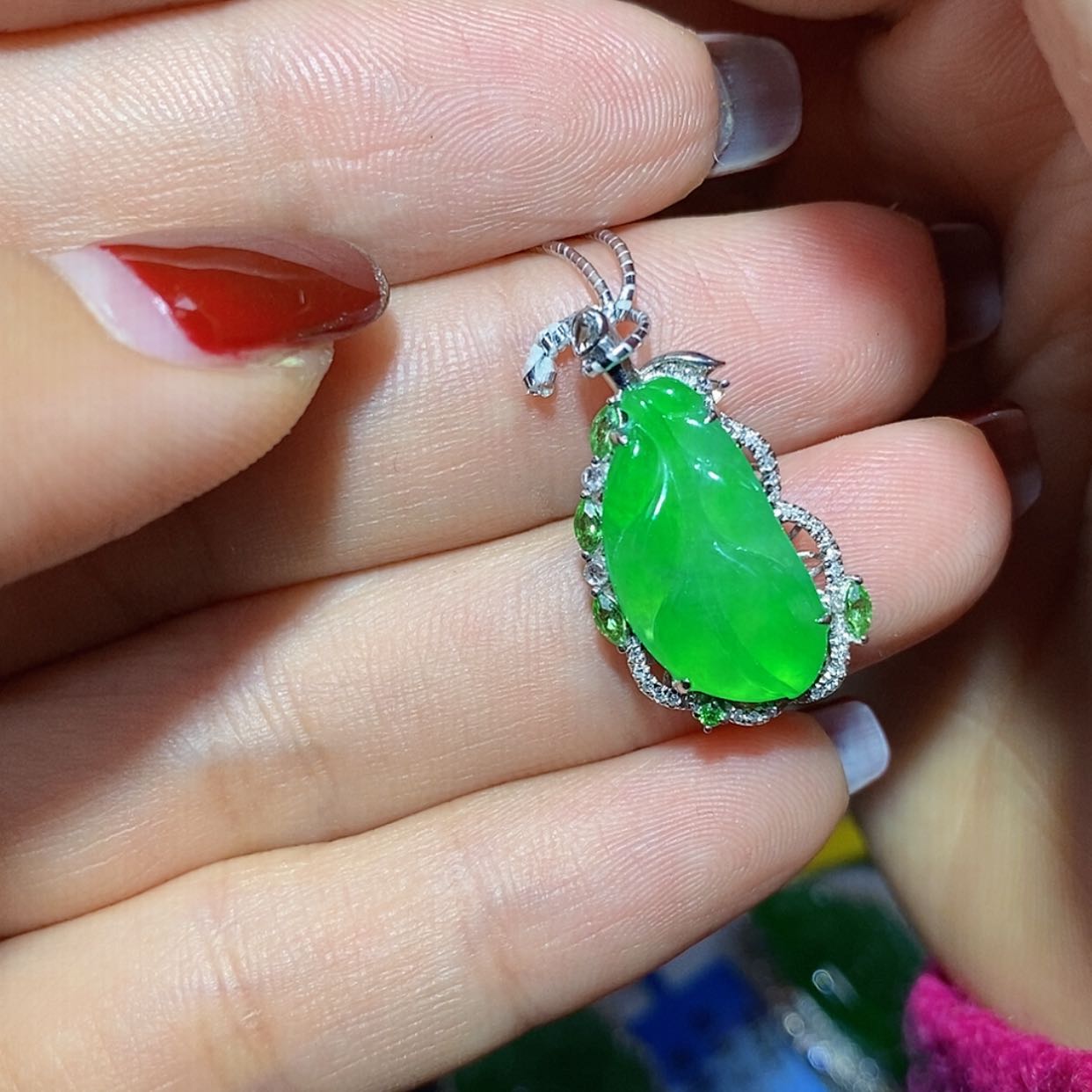 【闪购商品】翡翠颈饰18K金镶嵌吹****刀吊坠