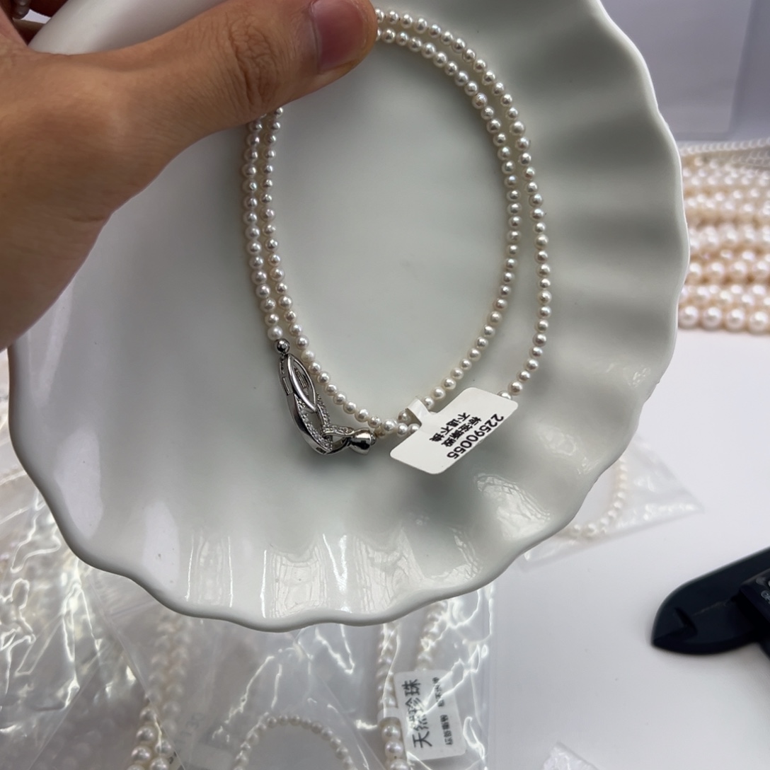 王***肉淡水珍珠未镶嵌颈饰