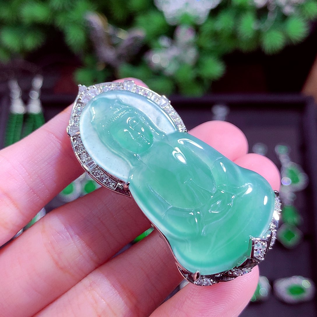 颈饰未镶嵌翡翠天然