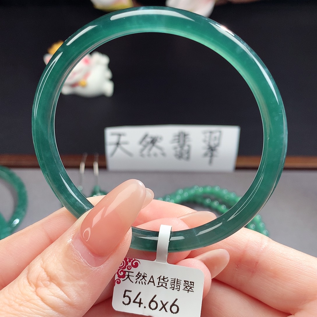 翡翠手镯（圆镯）未镶嵌