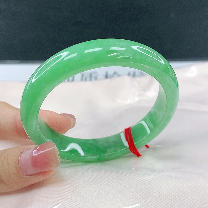 翡翠未镶嵌手镯圈51.8，05046